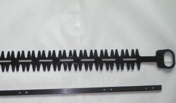 如何調整綠籬機的刀片？